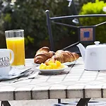 Kyriad Bordeaux Otel
