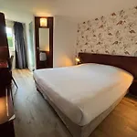 Kyriad Bordeaux 3*