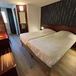 Hotel Kyriad Bordeaux 3*