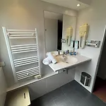 Kyriad Bordeaux 3*