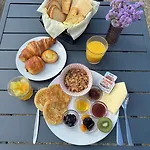 Kyriad Bordeaux 3*