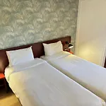 Kyriad Bordeaux 3*