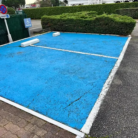 Kyriad Bordeaux Lormont