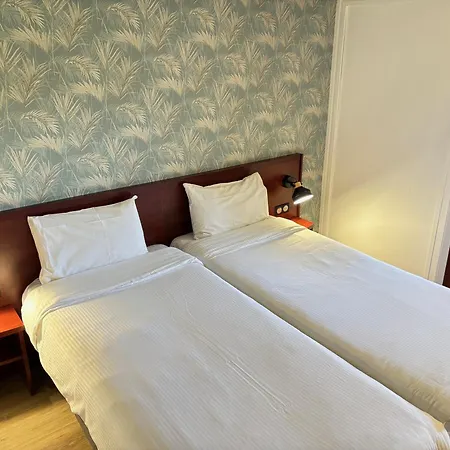 Kyriad Bordeaux 3*