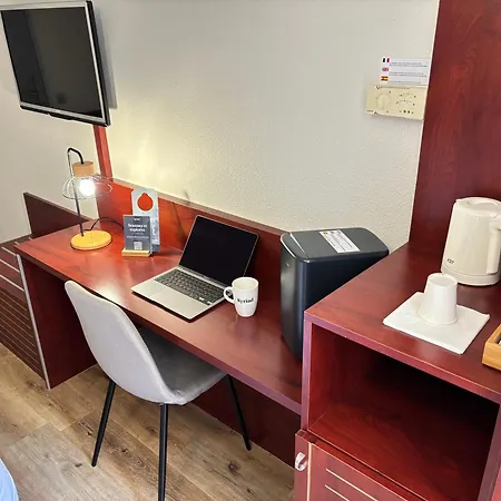 Hotel Kyriad Bordeaux 3*