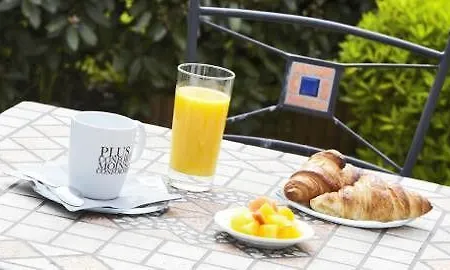 Kyriad Bordeaux Hotell 3*