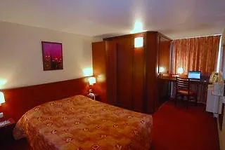 Hotell Kyriad Bordeaux Lormont