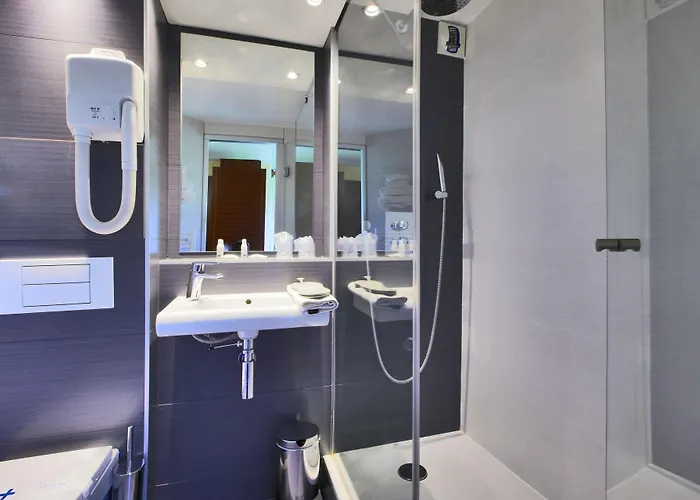 Kyriad Bordeaux 3* Lormont