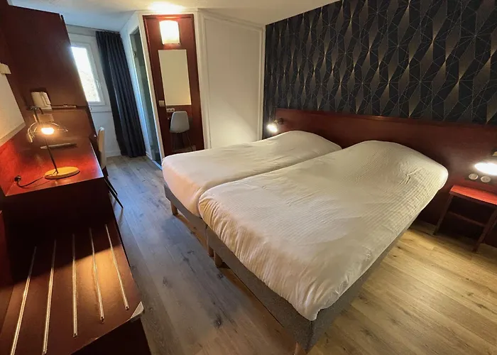 Hotel Kyriad Bordeaux 3*