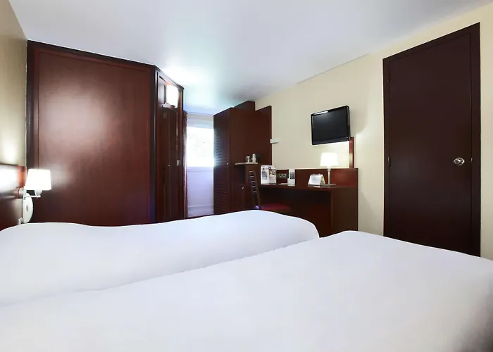 Hotel Kyriad Bordeaux 3*