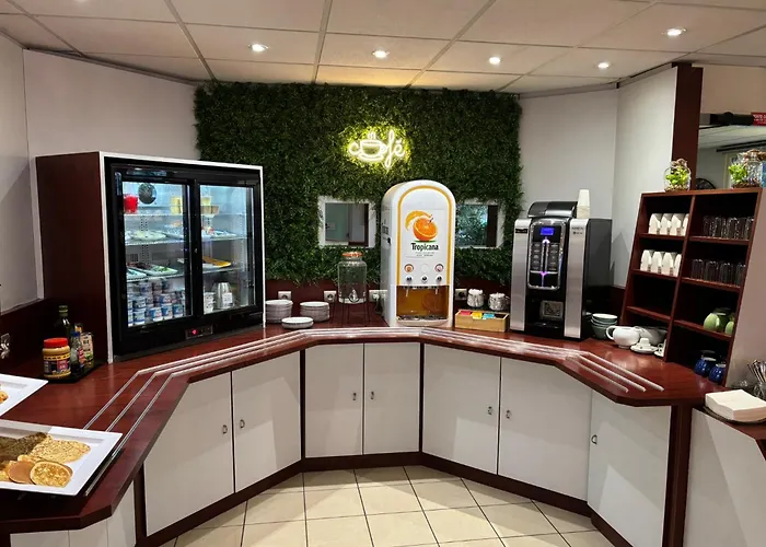 Kyriad Bordeaux Hotel Lormont